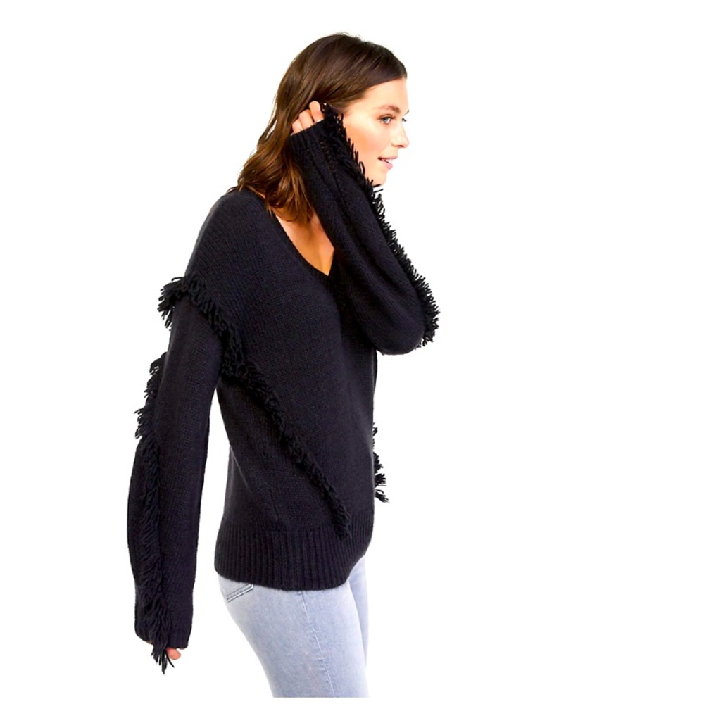 🌲Ann Taylor Fringe V-Neck Sweater